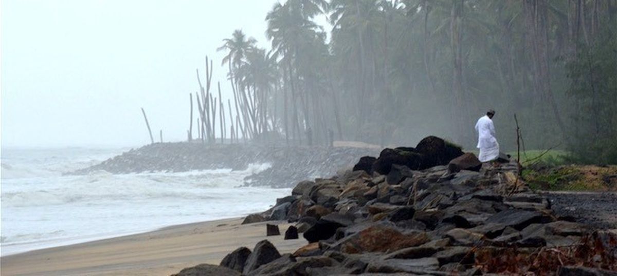 സം​സ്ഥാ​ന​ത്ത്​ 66 തീ​ര​ദേ​ശ നി​യ​ന്ത്ര​ണ മേ​ഖ​ലാ ലം​ഘ​ന​ങ്ങ​ൾ; മ​ര​ട്​ ഫ്ലാ​റ്റു​ക​ളും പ​ട്ടി​ക​യിൽ